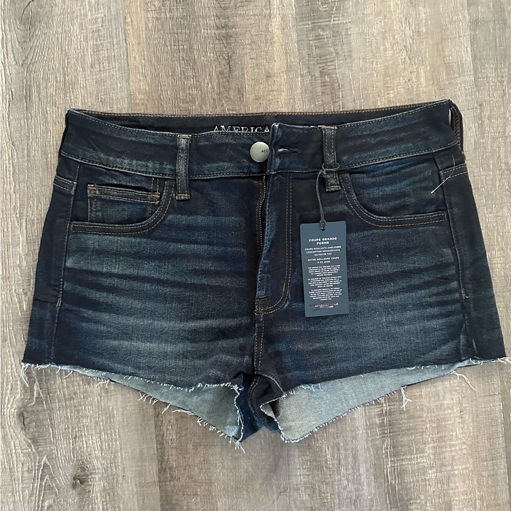 NWT American Eagle Outfitters Women's Dark Denim Shorts Size 8